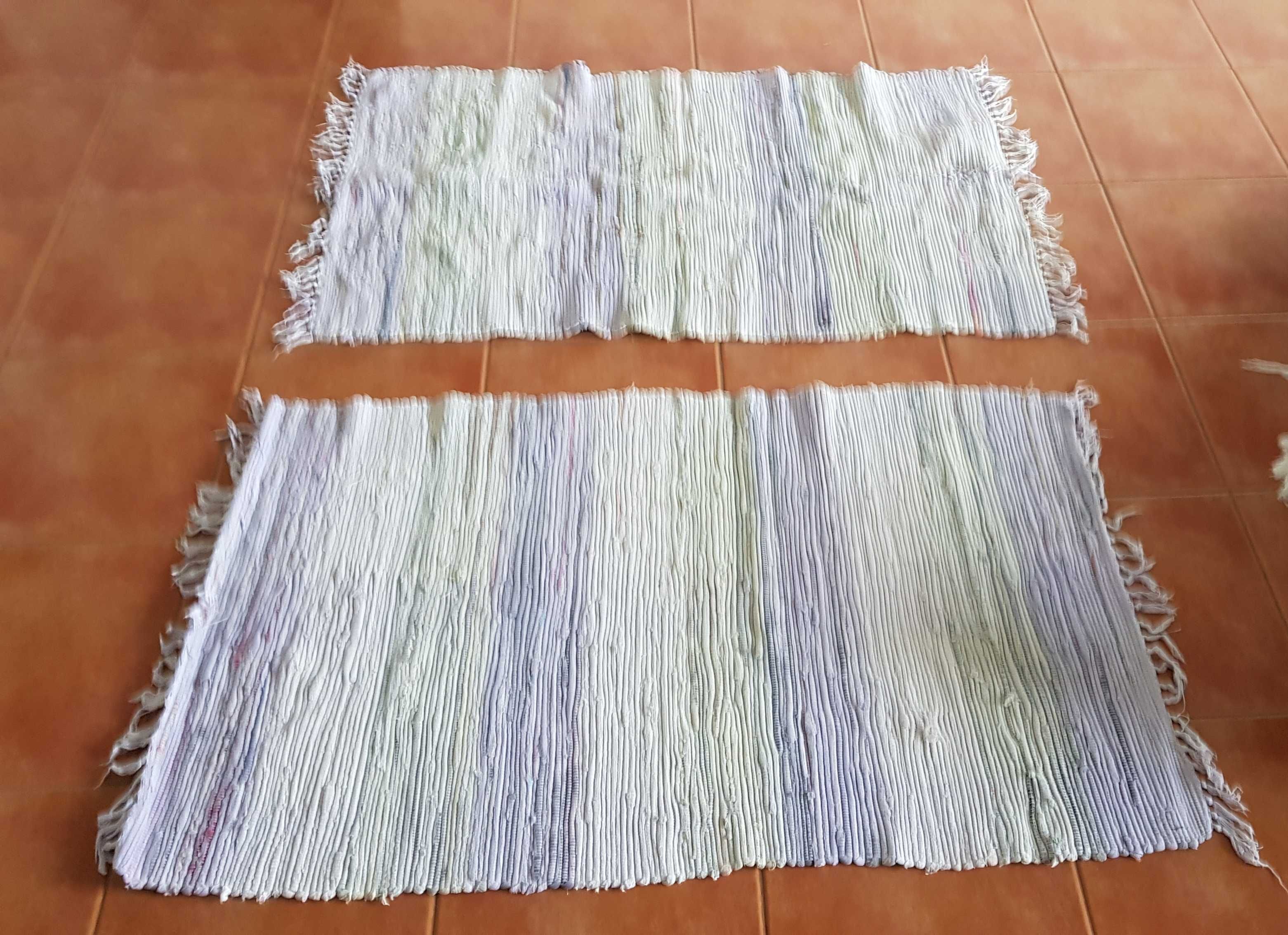 Tapete, tapetes, vloerkleden, carpeting. 

Pera, Alcantarilha.