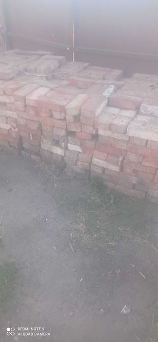 Продаю кирпич б/у недорого