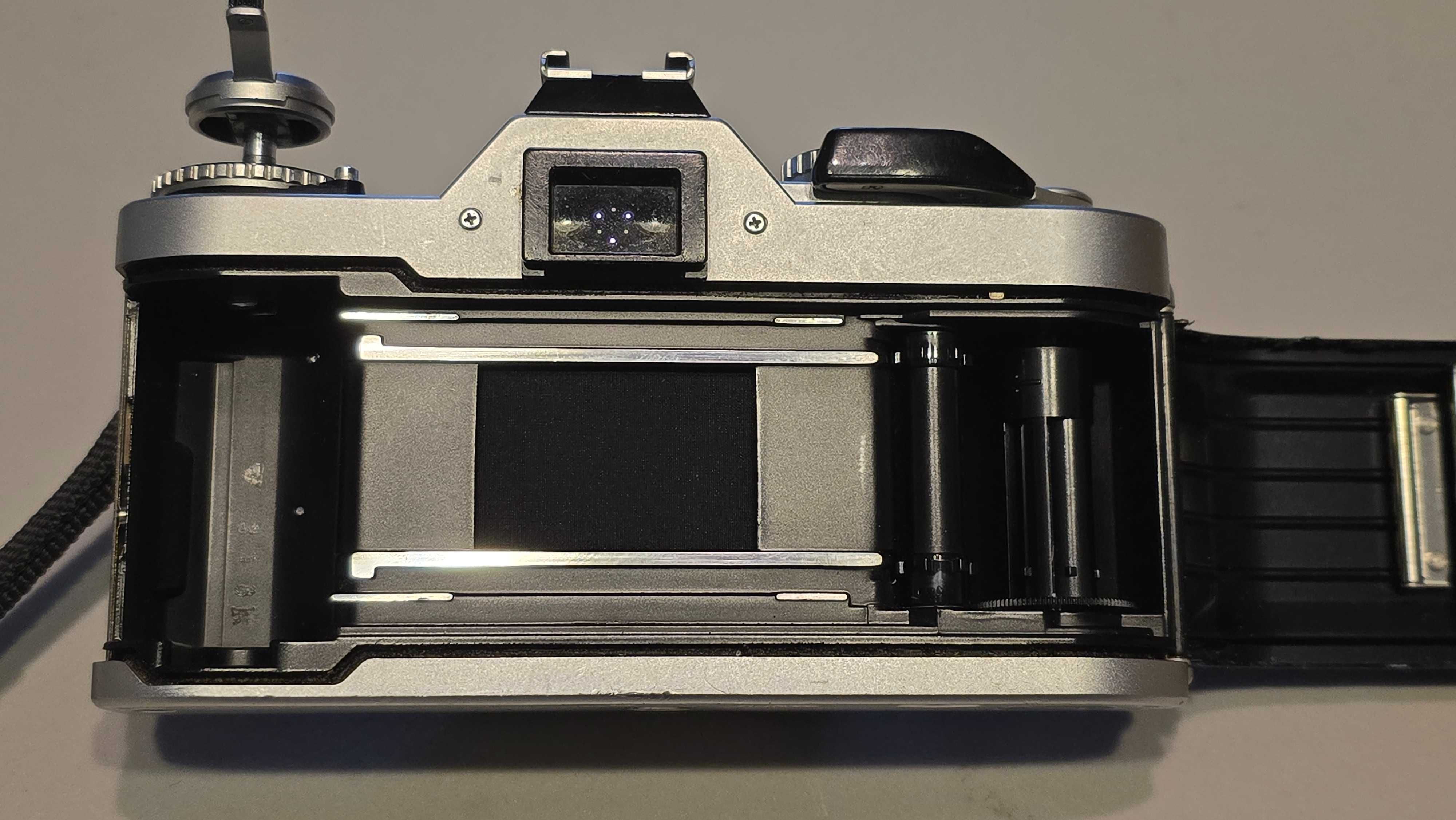 Canon AV-1 aparat fotograficzny analogowy