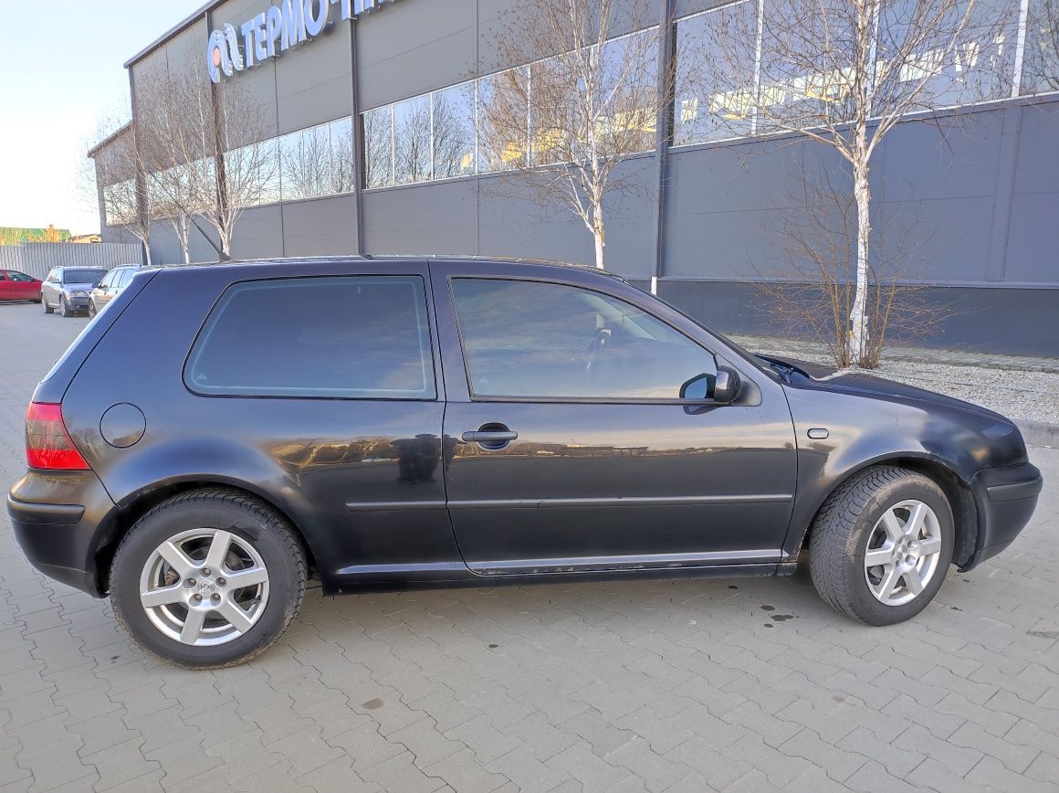 Volkswagen Golf 4 хетчбек 1.6