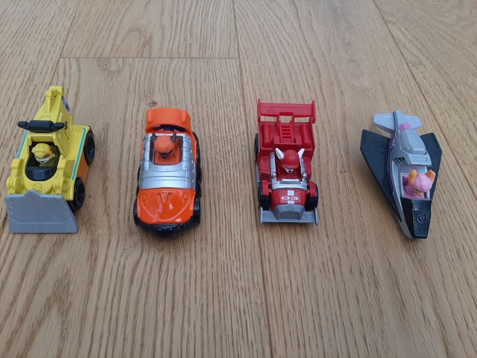 Psi patrol różne pojazdy