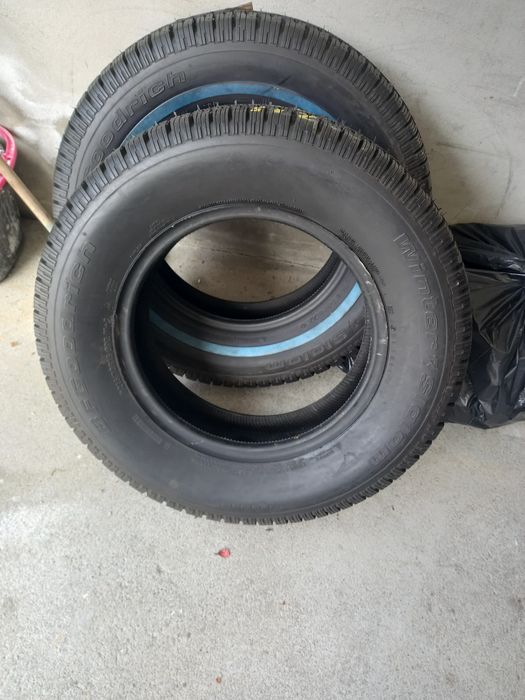 2 Pneus Novos 215/70R15 BFGoodrich