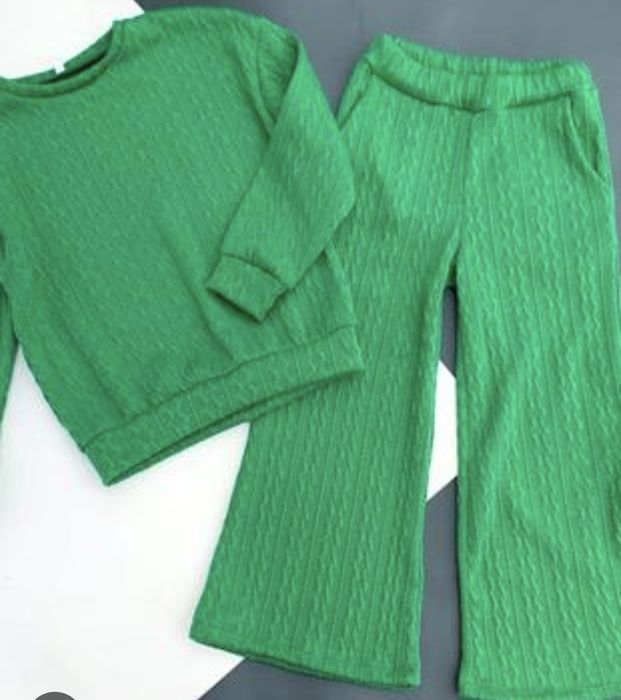 Костюм на дівчинку 134 см