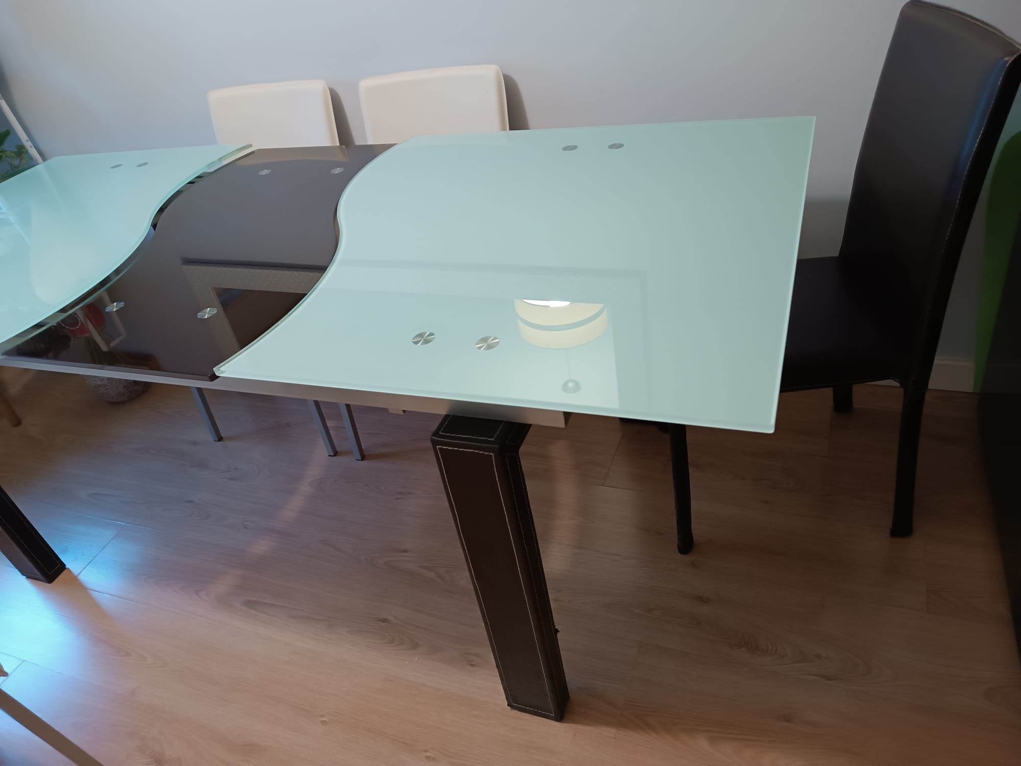 Mesa de jantar extensível 1.60mt a 1.80mt