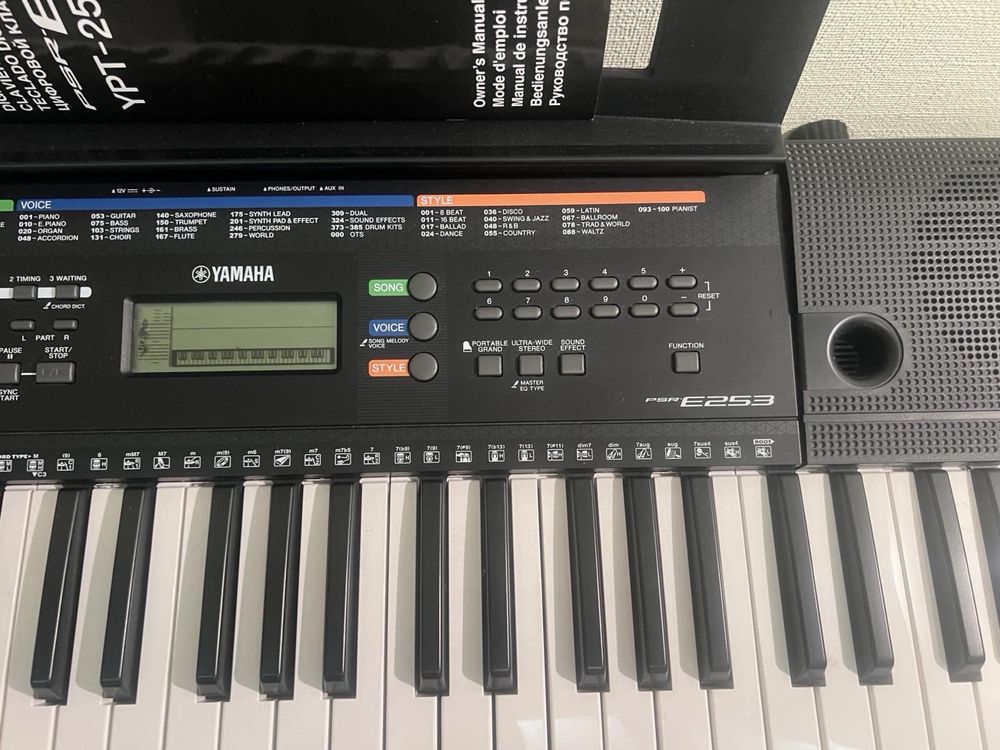 Синтезатор YAMAHA psr e253