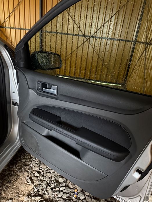 5000$ Продаю Ford Focus 2  2005 — стан ідеальний!