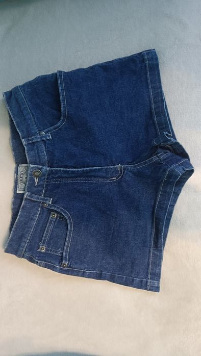 Нові джинсові шорти на дівчинку 12-14років