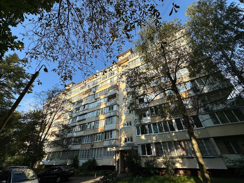 Продам 3-к раздельную квартиру 73 м2 на Русановке по бул. Шамо 13-А