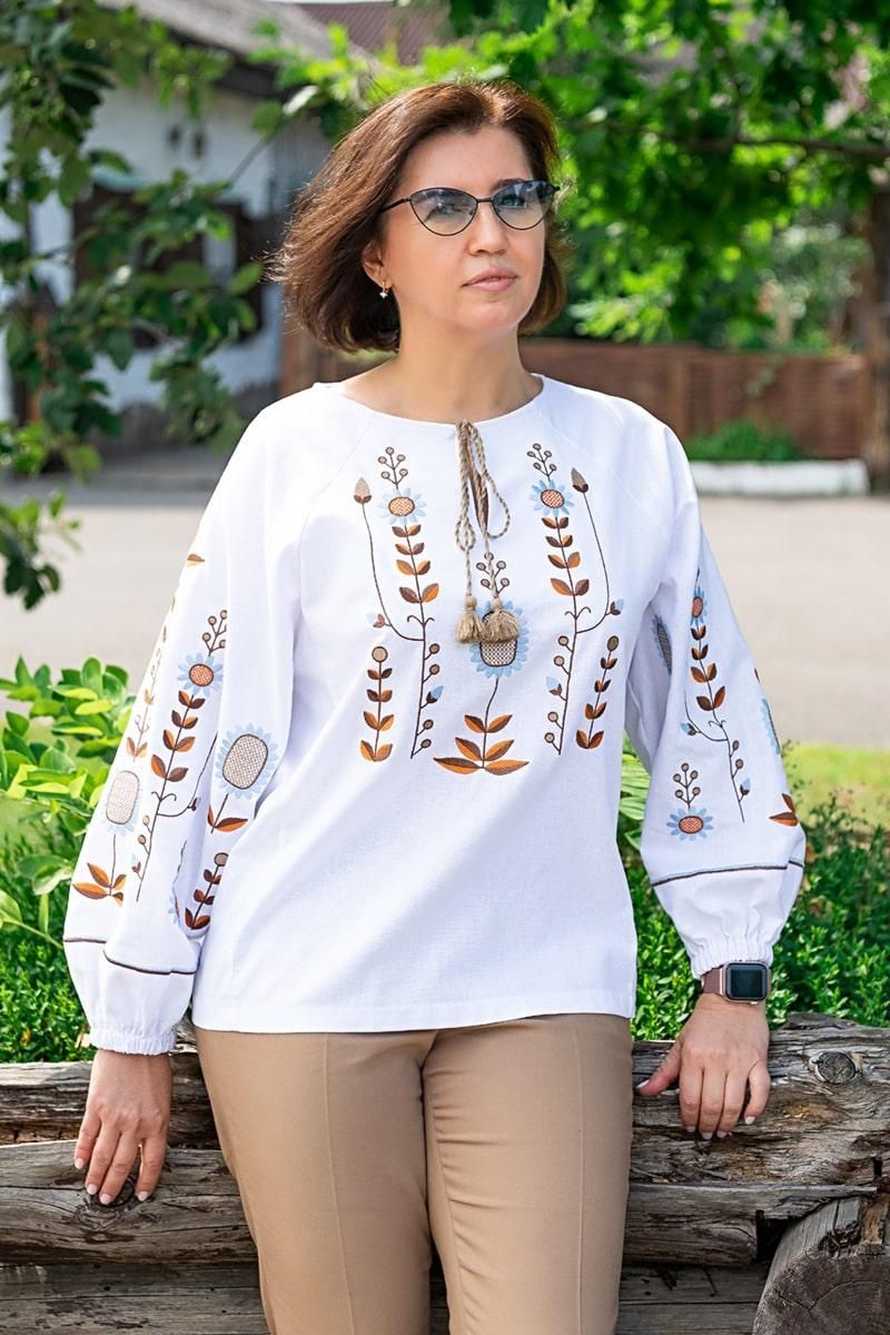 Жіноча вишиванка