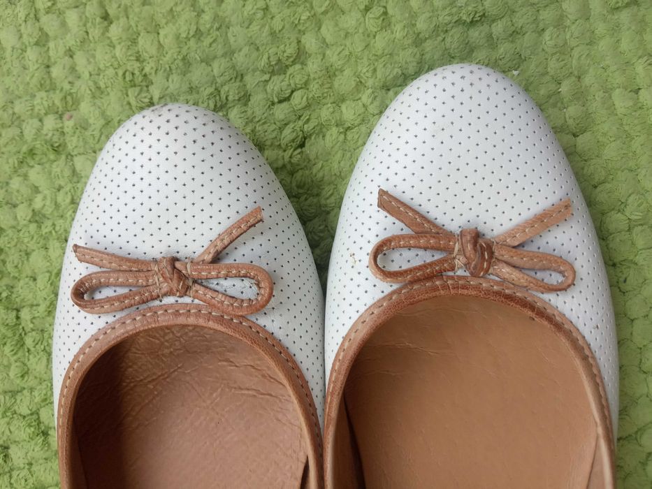 Balerinki Lasocki białe z kokardką rozm. 39