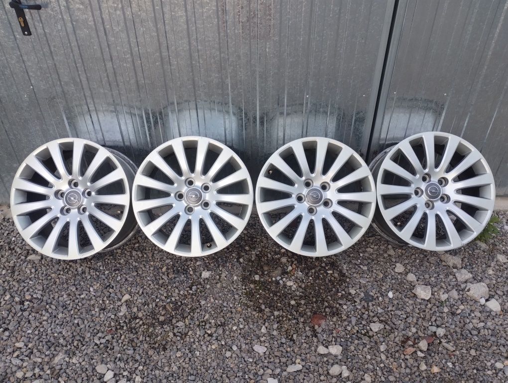 Felgi aluminiowe Opel 18 cali 5x120 8j Et 42, otwór 67,1