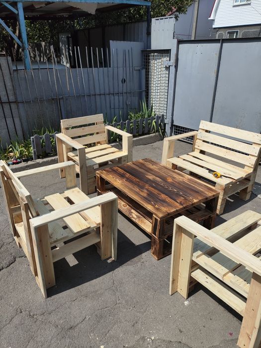 Меблі з піддонів, ліжко з піддонів, диван,, стіл з піддонів