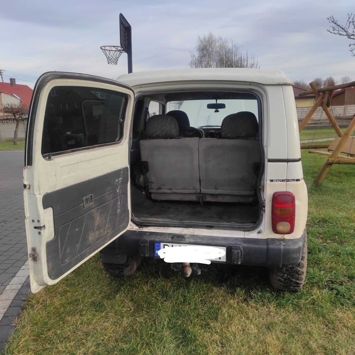 Samochód terenowy Kia Retona