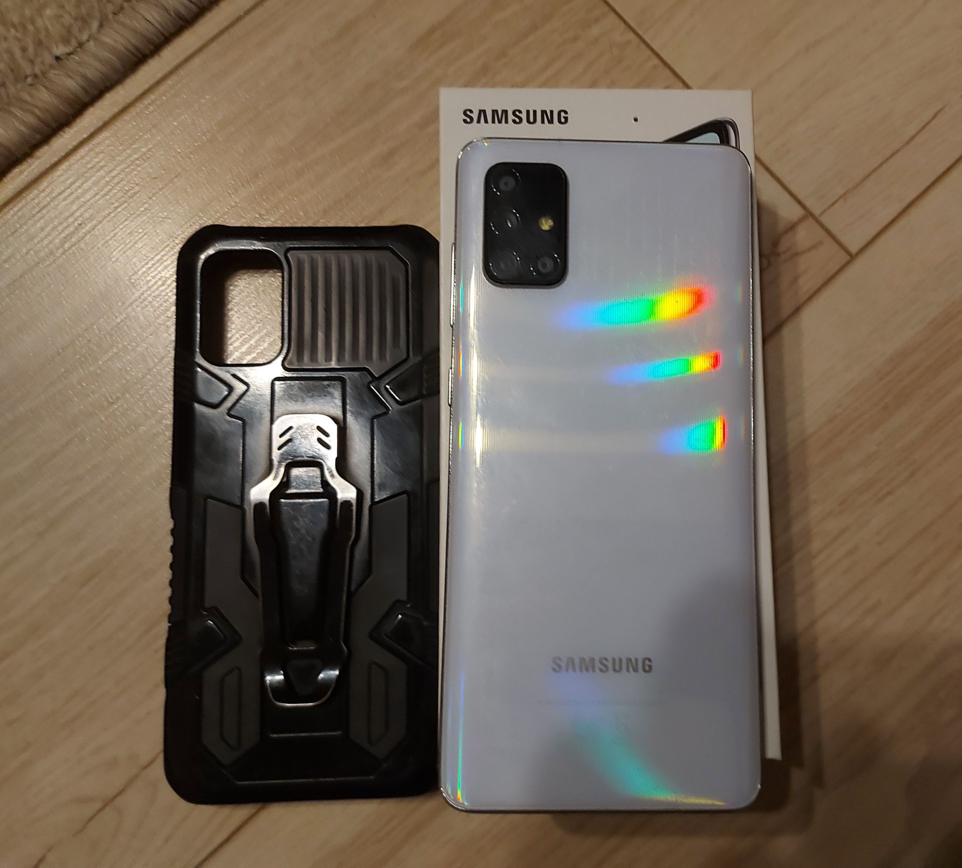Sprzedam Samsunga Galaxy a71 dual SIM ładny LTE NFC 6,7 cala 6gb 128g