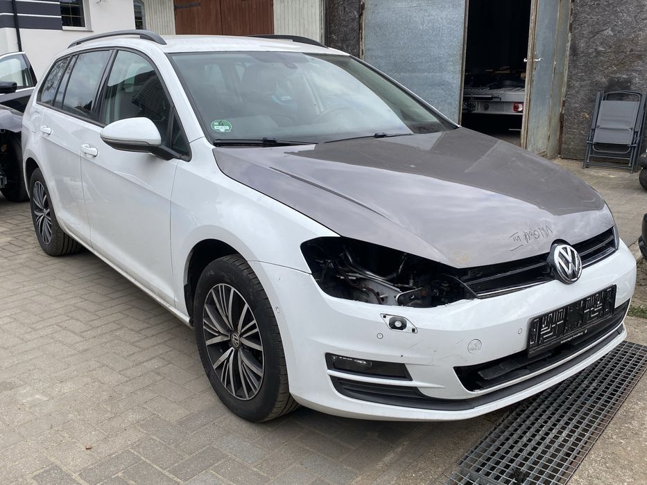 Volkswagen golf 1.6tdi radar /półskóry /navi 2013r