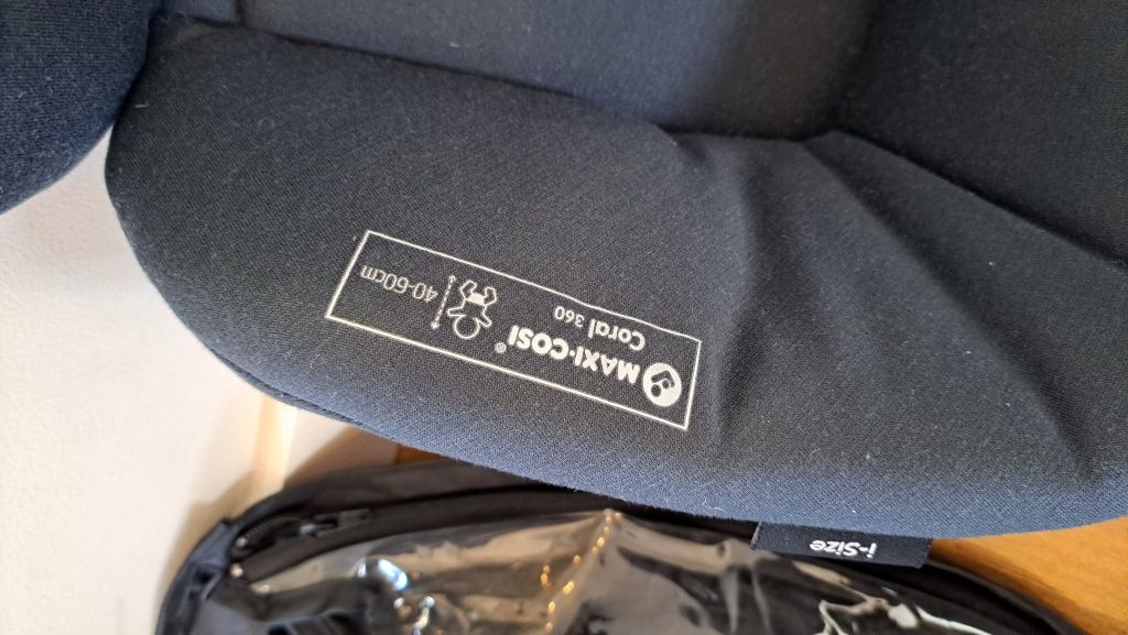 Ovo,redutor, capa de chuva e sistema isofix Maxi Cosi Coral 360