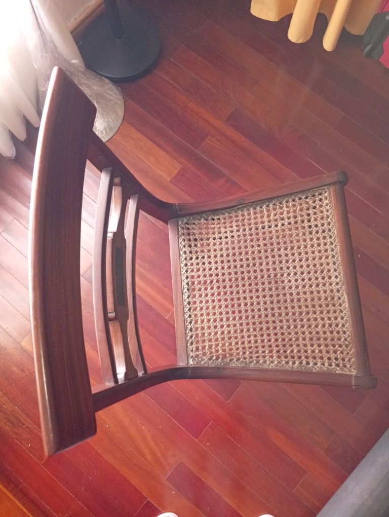 Cadeira em palhinha