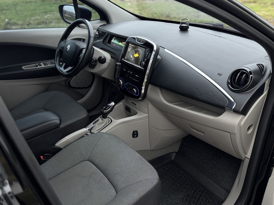 Продам элекро автомобиль Renault ZOE