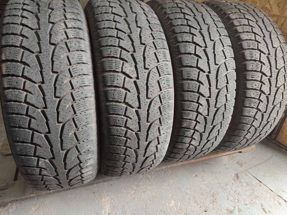 Комплект зимової гуми 235 60 R18 Hankook I*pike RW11