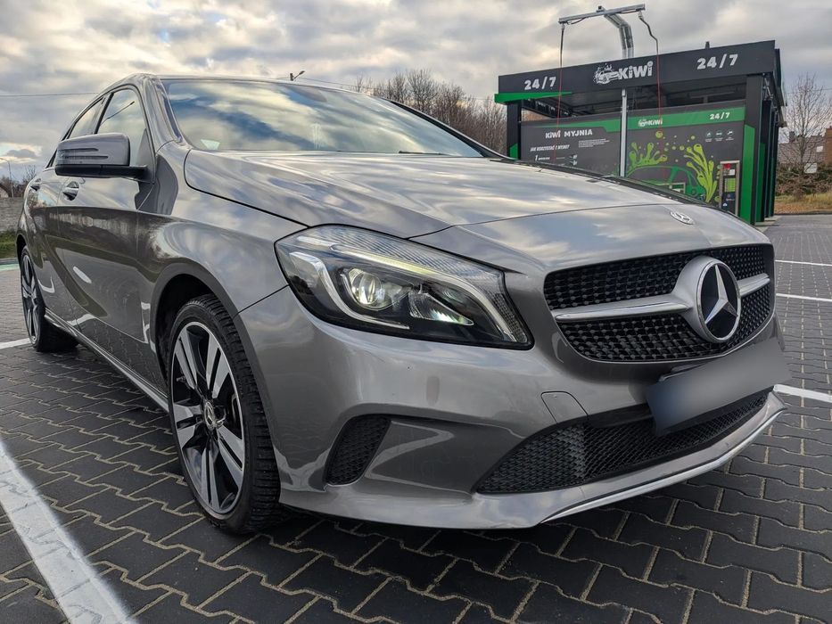 Mercedes-Benz Klasa A Mercedes A180D Niski przebieg Kamera cofania Nawigacja Ledy Półskóry