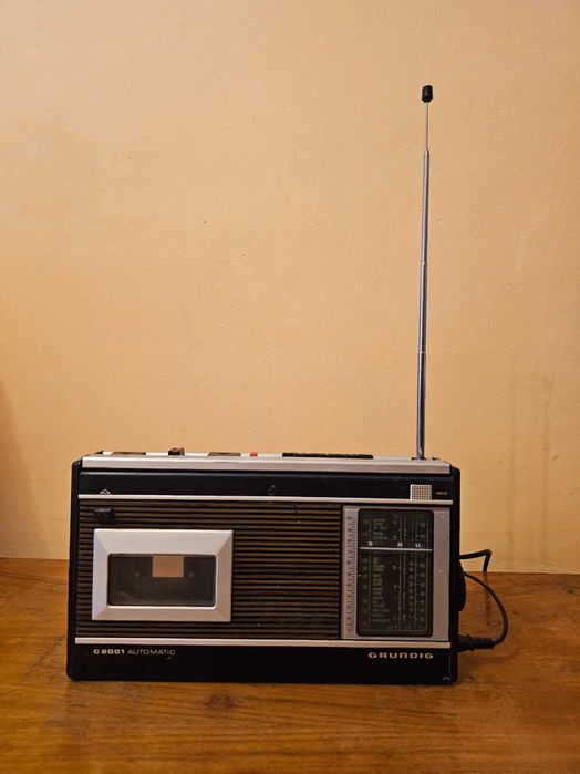 To radio-kasetofon Grundig C2001 Automatic – klasyczny sprzęt vintage.