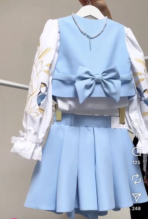 Костюм святковий для дівчинки