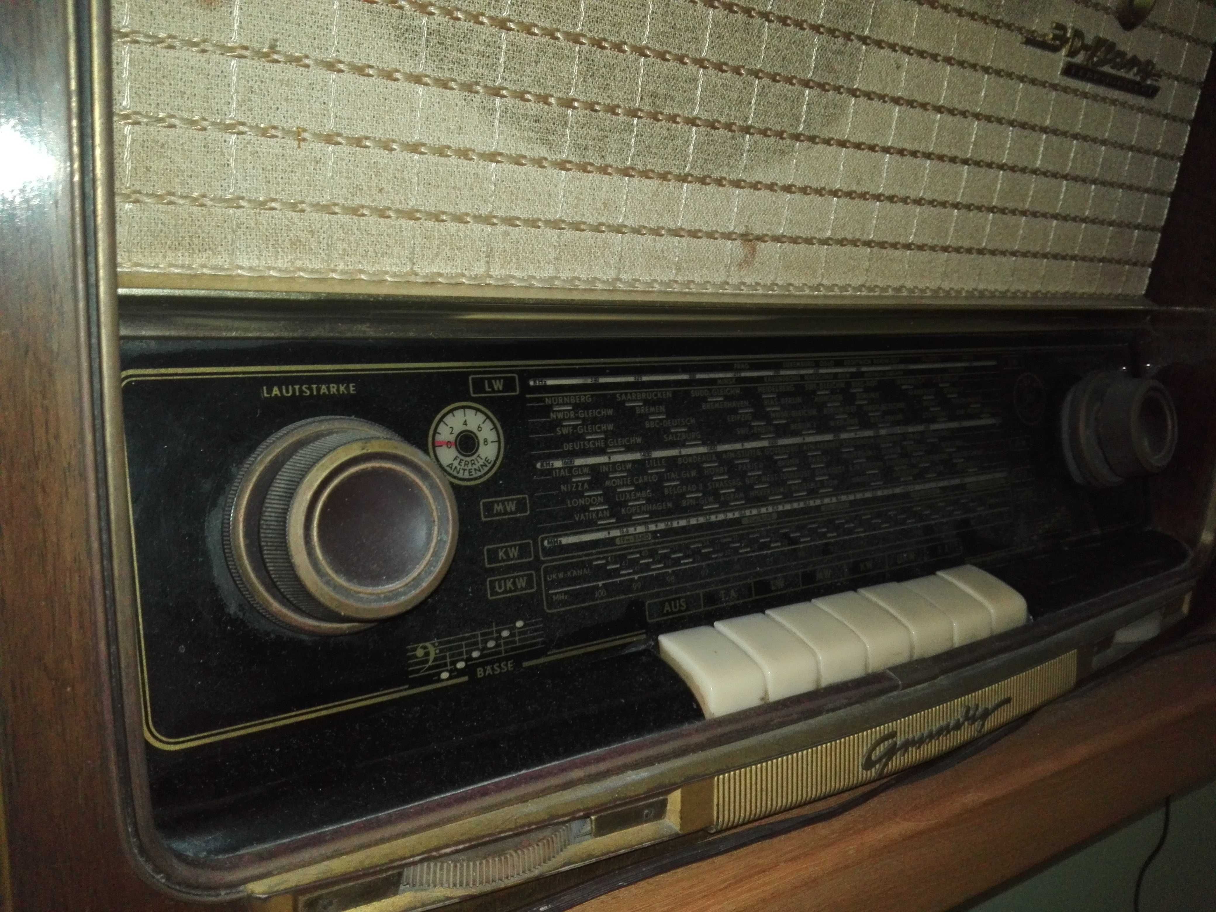 Okazja sprawne analogowe radio lampowe Grundig 1956 Germany zielone ok