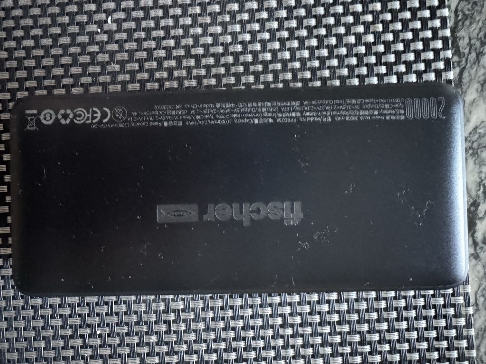 powerbank Baseus o pojemności 20 000 mAh