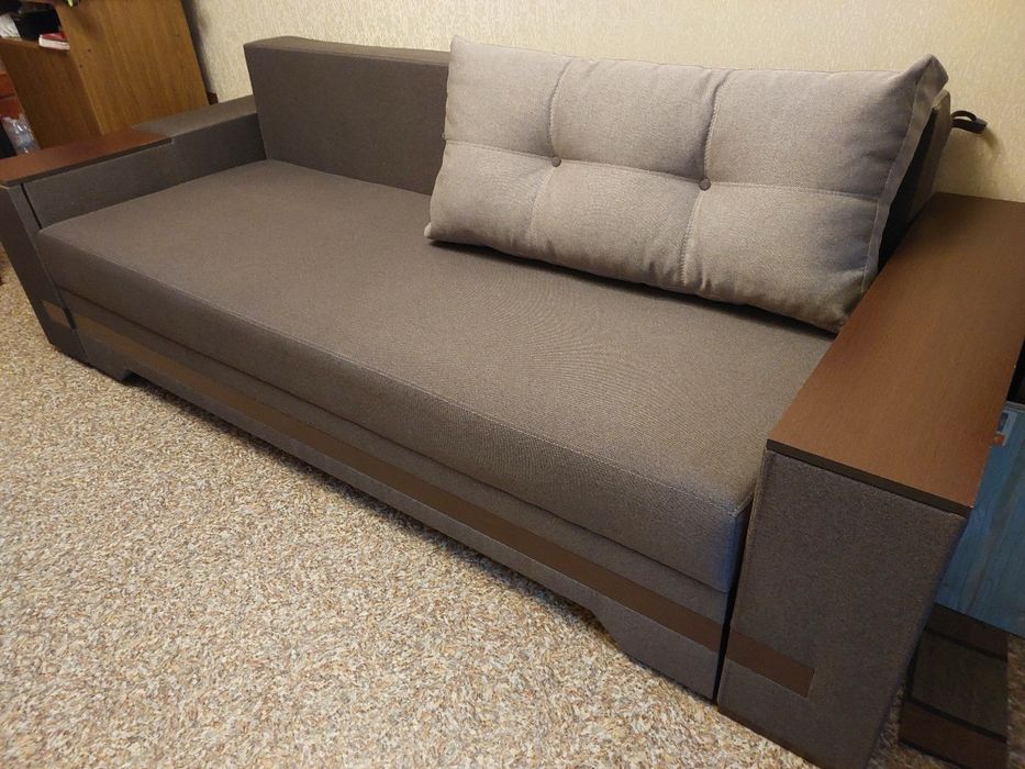 Диван  большой б.у.