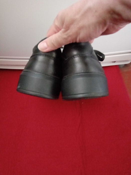 Кросівки уні-секс чорні шкіряні на платформі р.40