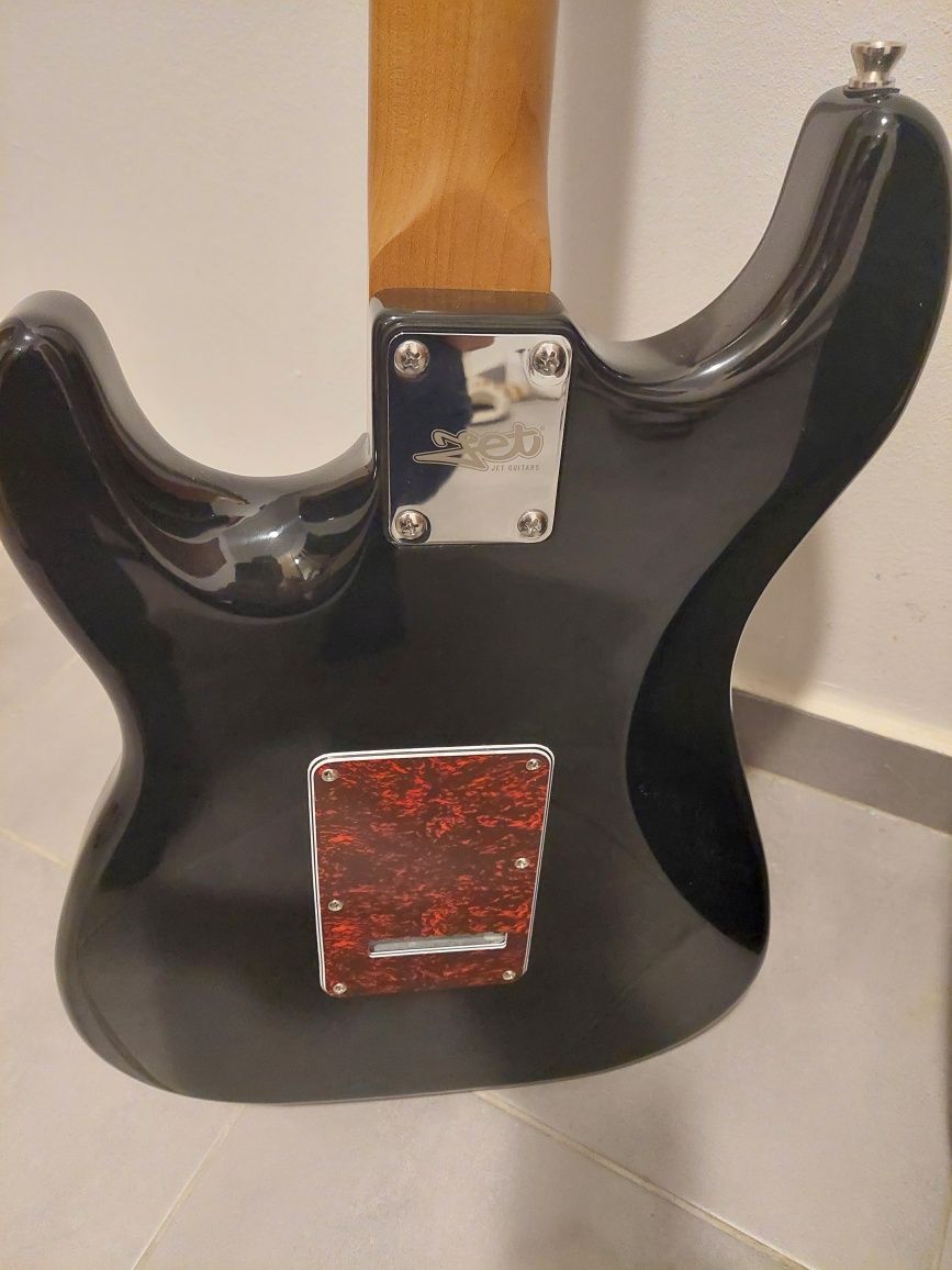 Elektryczna gitara JET GUITARS JS 300 BK