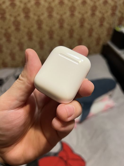 Кейс для airpods 2 продам ОРИГИНАЛ