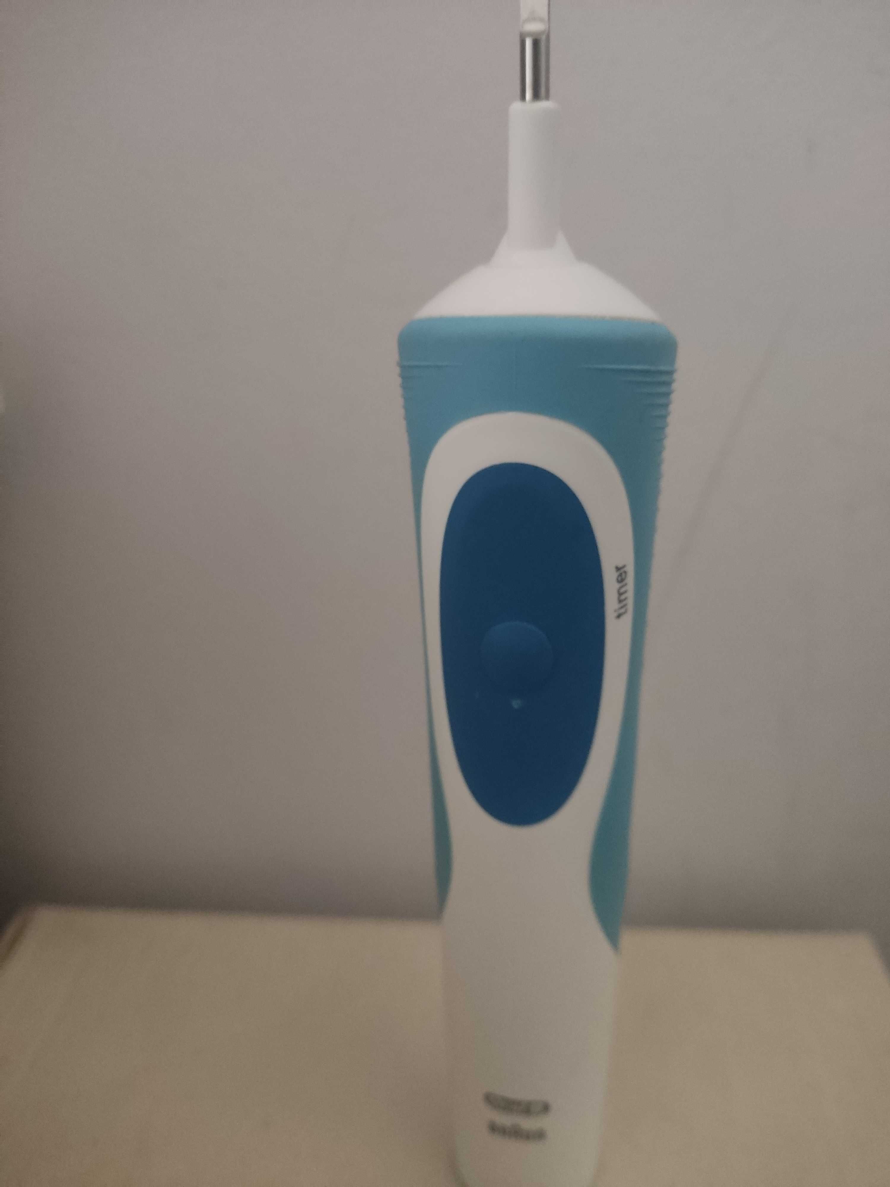 Электрическая зубная щетка Braun Oral-B (моторный блок)