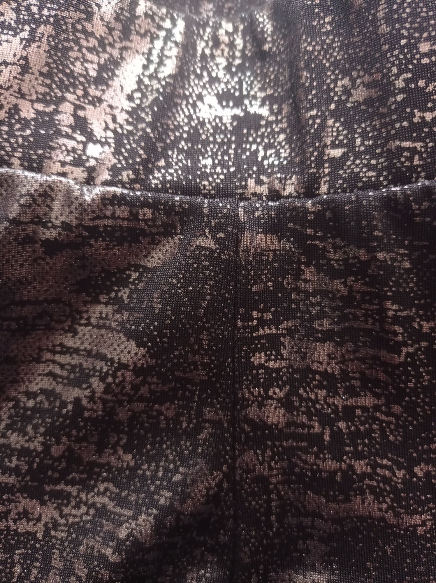 Czarno-srebrne legginsy Guess - rozmiar M.