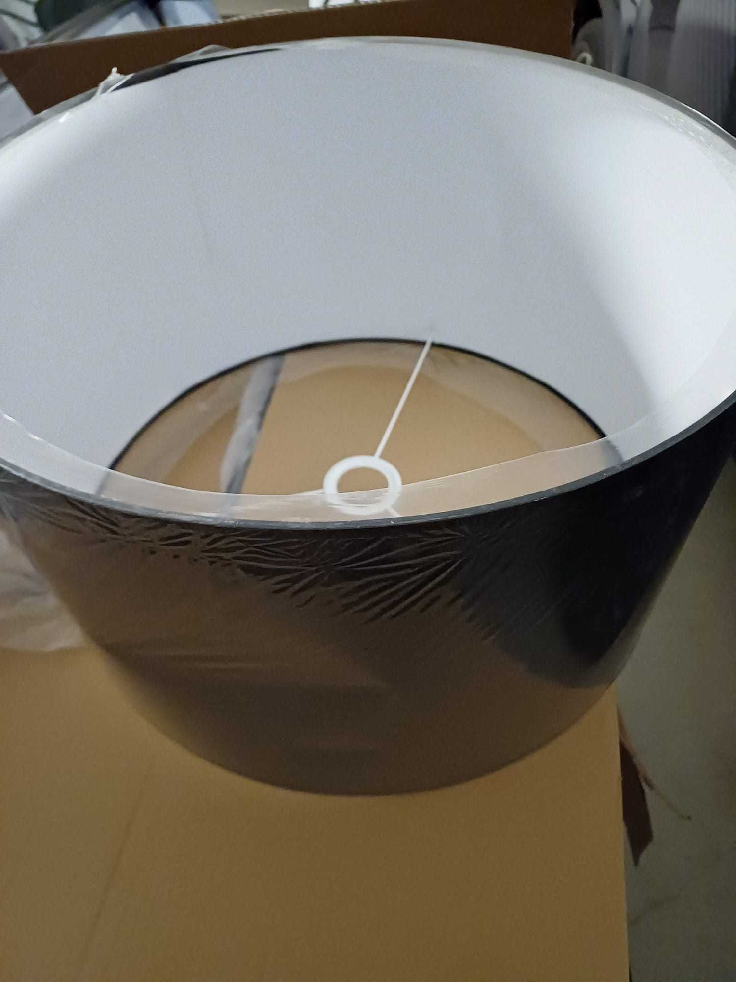 Lampa stojąca z abażurem