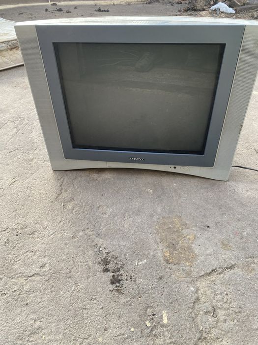 Продам телевизоры по 100 грн