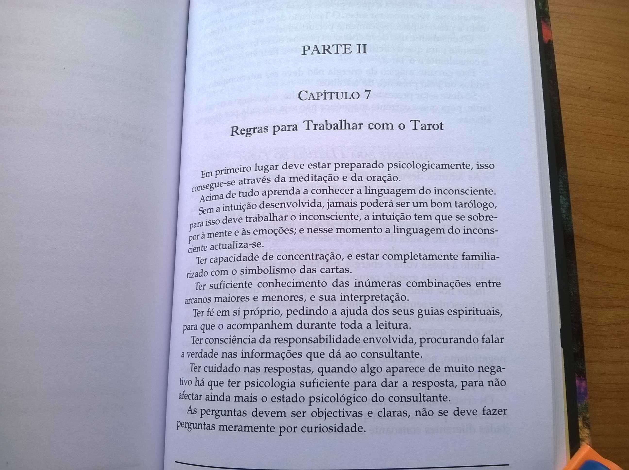 O Grande Livro do TAROT (autografado pela autora) - Vitória Silva