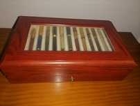 Caixa para 26 canetas por 35 €