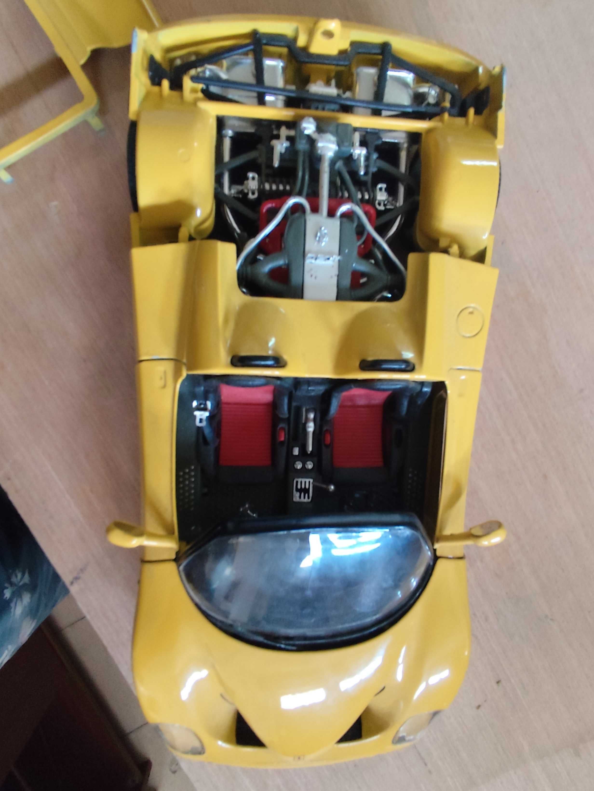 Carro  miniatura Ferrari F 50 1995 Burago 1/18 incompleto