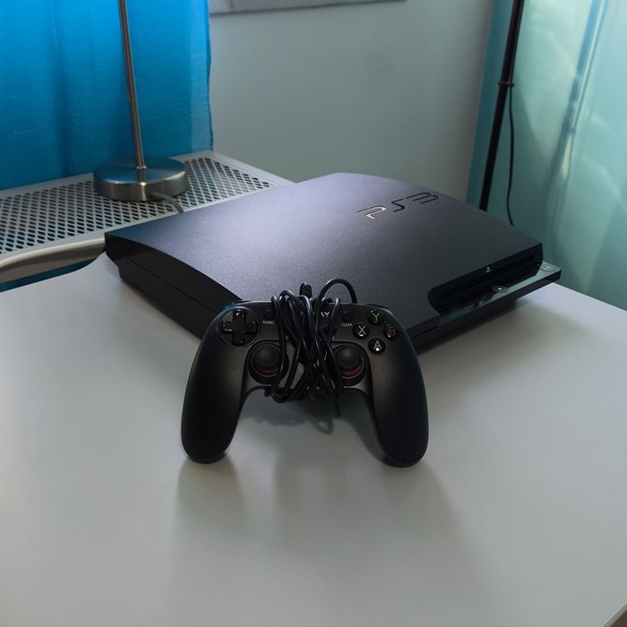 PS3 Slim Desbloqueada 250GB + Extras