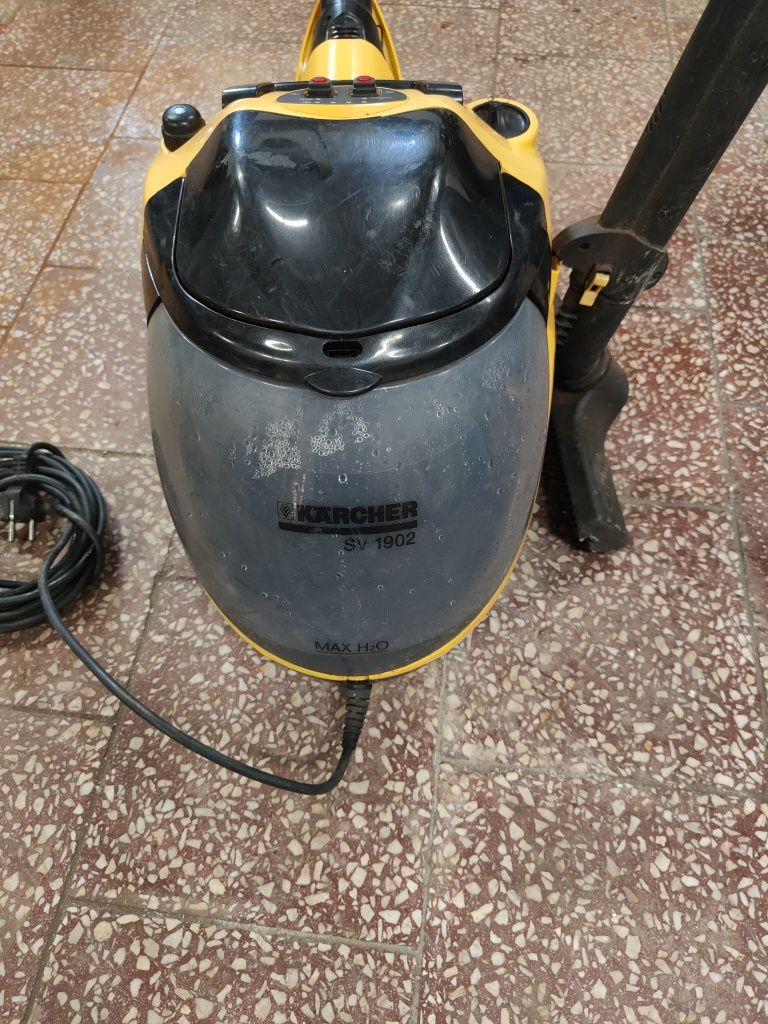 Karcher SV 1902 odkurza na mokro i sucho.