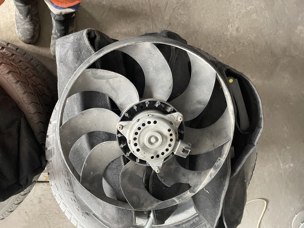 Вентілятор радиатора Fiat Doblo Opel Combo