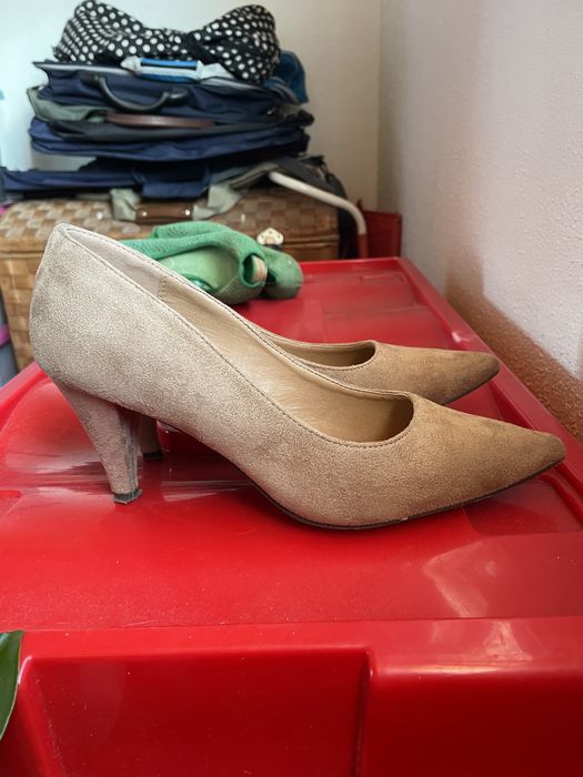 Sapatos Marypaz em camurça