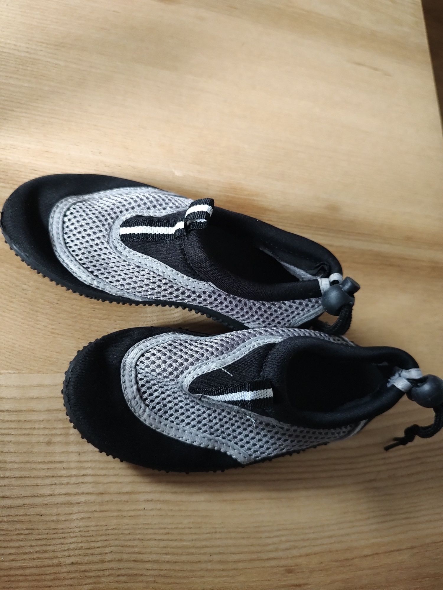 Buty do wody rozmiar 28