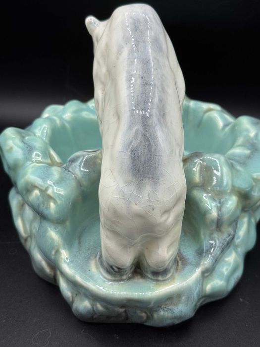 Figurka porcelanowa niedźwiedź