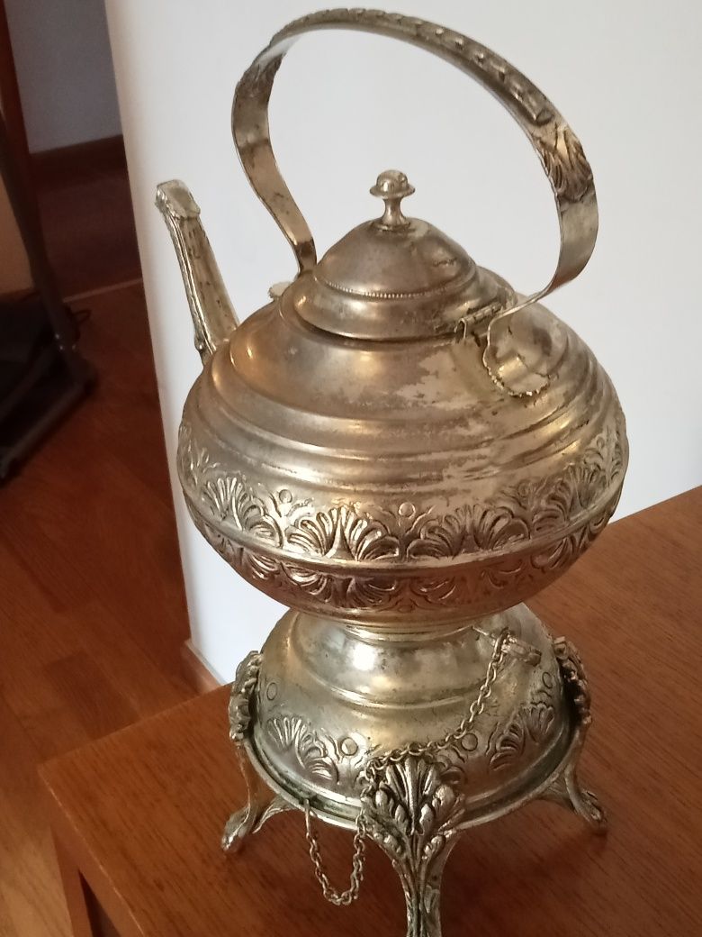 Vendo balde de gelo e chaleira em prata excelente estado