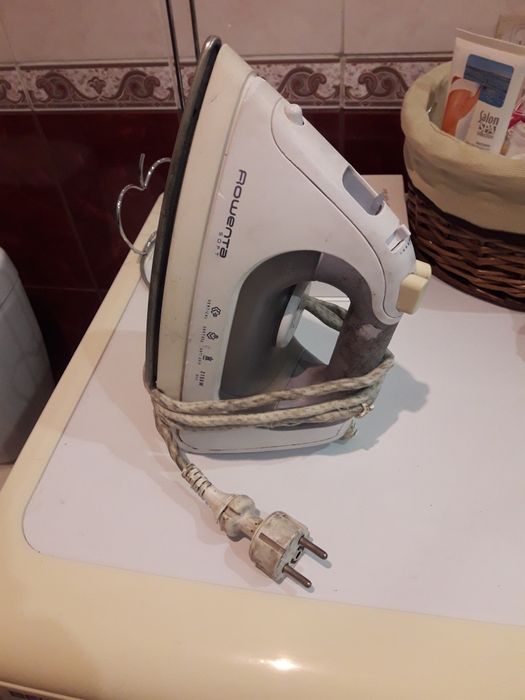 Продам утюг Ровента, рабочий.