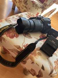 Nikon D5100, af-s nikkor 18-105mm + ladowarka