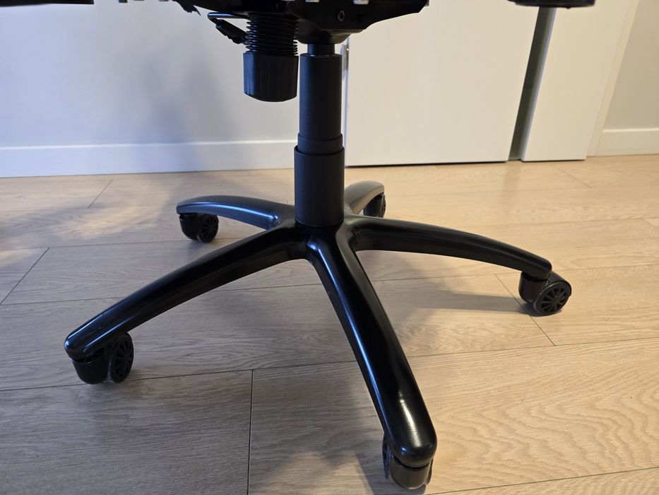Genesis Nitro 550 - fotel biurowy gamingowy