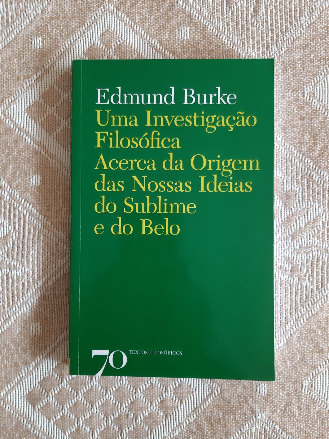 Vendo 'Uma Investigação Filosófica', de E. Burke.